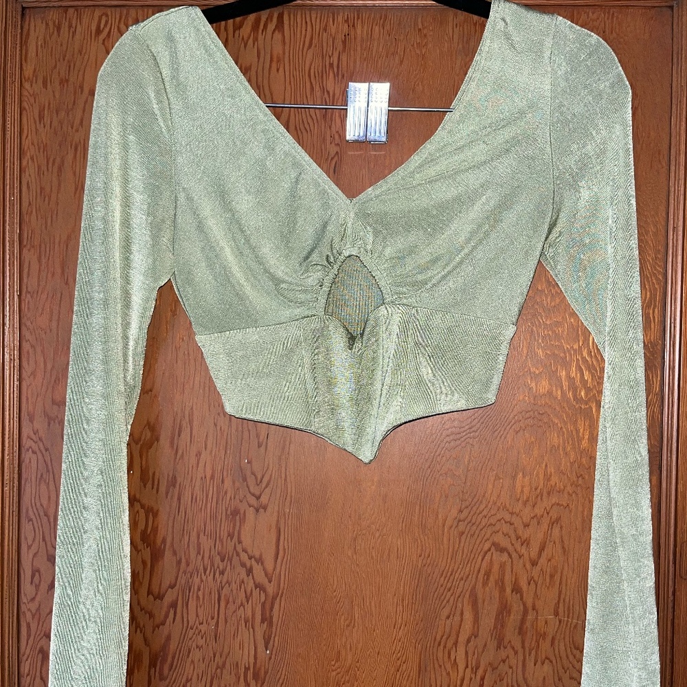 Light green cropped long sleeve top